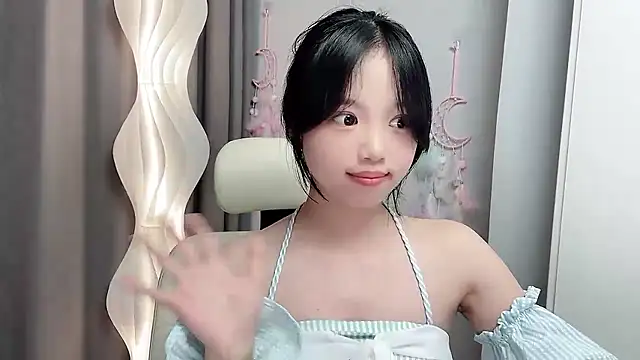 Xiaoqing00 online show from May 22, 2026, 3:28 pm