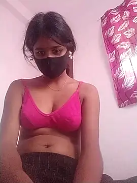 Shaniya03 online show from May 13, 2026, 4:43 am