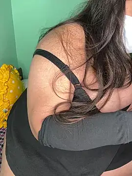 Snapshot of Desifiregirl chatting on May 31, 2026, 11:39 pm Desifiregirl online show from May 31, 2026, 11:39 pm