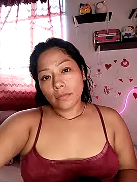 gatita2303 online show from April 10, 2026, 9:52 pm