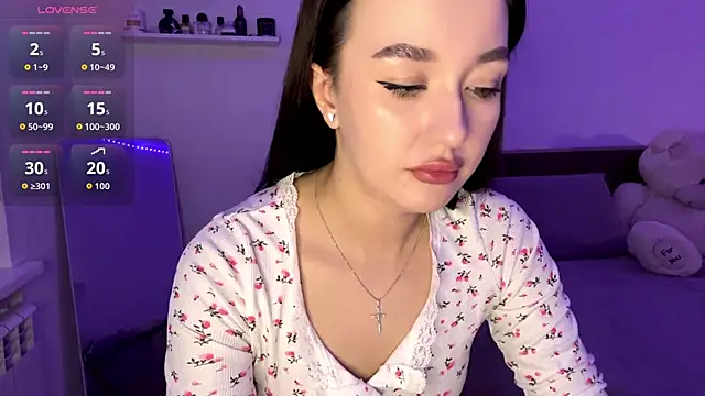 Snapshot of SophieLaine chatting on April 26, 2026, 7:00 pm SophieLaine online show from April 26, 2026, 7:00 pm