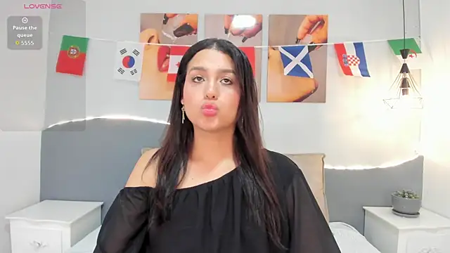 Snapshot of _ValeryCooper chatting on June 21, 2026, 1:24 pm ValeryCooper online show from June 21, 2026, 1:24 pm