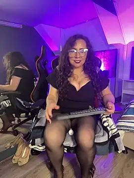 Jenifer cruz online show from July 10, 2026, 5:45 am