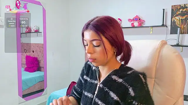 Snapshot of VelinaHoney chatting on June 10, 2026, 12:48 pm VelinaHoney online show from June 10, 2026, 12:48 pm