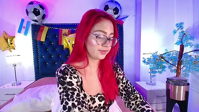 Snapshot of Amelie_adams chatting on July 2, 2026, 11:16 am Amelie adams online show from July 2, 2026, 11:16 am