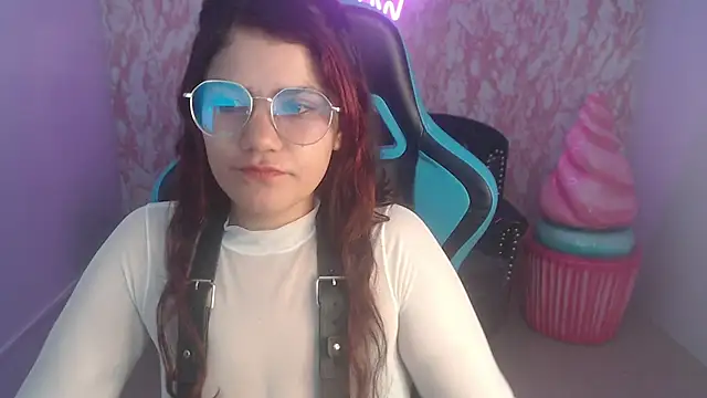 Scarlett jhonson ch online show from April 10, 2026, 12:32 pm