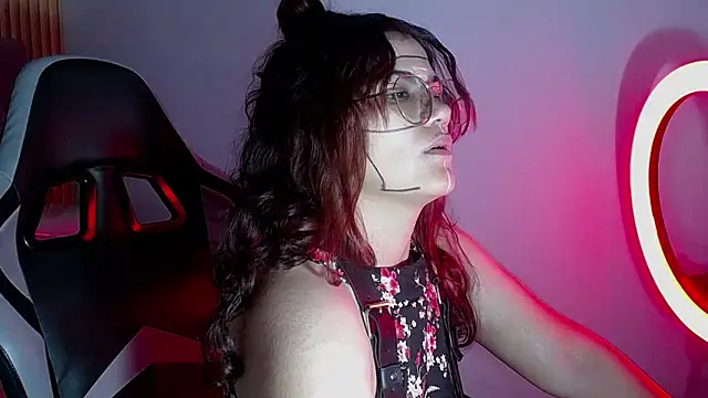 Scarlett jhonson ch online show from April 29, 2026, 12:53 pm