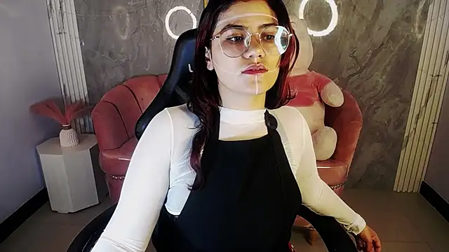 Scarlett jhonson ch online show from May 14, 2026, 12:34 pm