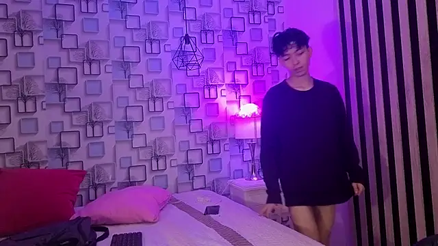 Snapshot of Twink_Sebas7 chatting on June 18, 2026, 12:20 pm Twink Sebas7 online show from June 18, 2026, 12:20 pm
