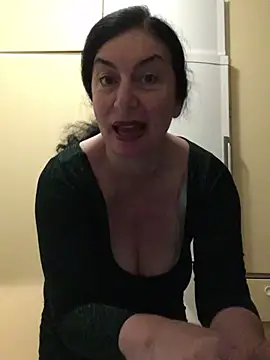Snapshot of Lizzaa80 chatting on June 2, 2026, 8:44 pm Lizzaa80 online show from June 2, 2026, 8:44 pm