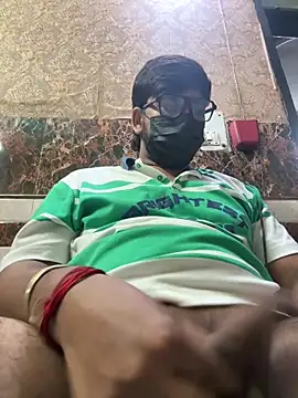 Badbuddy00 online show from April 13, 2026, 6:13 pm