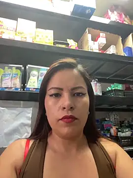 MIA ROSSEEE online show from June 2, 2026, 2:08 pm
