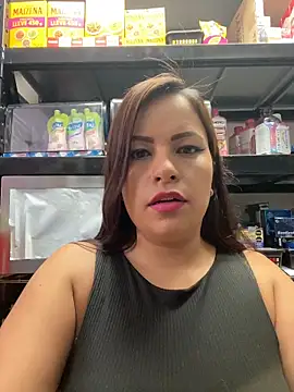 MIA ROSSEEE online show from June 3, 2026, 1:03 pm