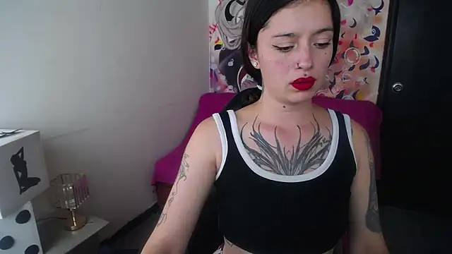Snapshot of Lucia_evans21 chatting on May 19, 2026, 7:20 pm Lucia evans21 online show from May 19, 2026, 7:20 pm