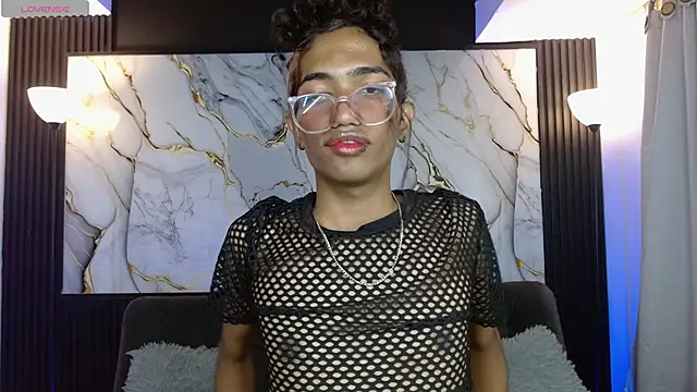 triiangel latinboy online show from April 24, 2026, 1:19 am