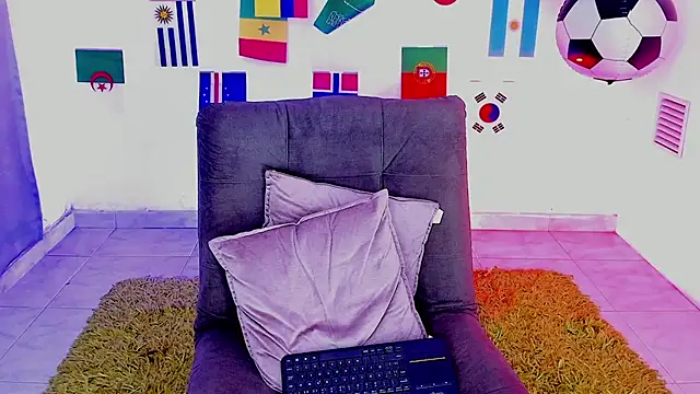 Snapshot of triiangel_latinboy chatting on July 17, 2026, 12:23 pm triiangel latinboy online show from July 17, 2026, 12:23 pm