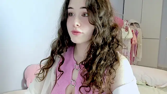 Snapshot of ChloeBlisss chatting on May 27, 2026, 7:16 am ChloeBlisss online show from May 27, 2026, 7:16 am