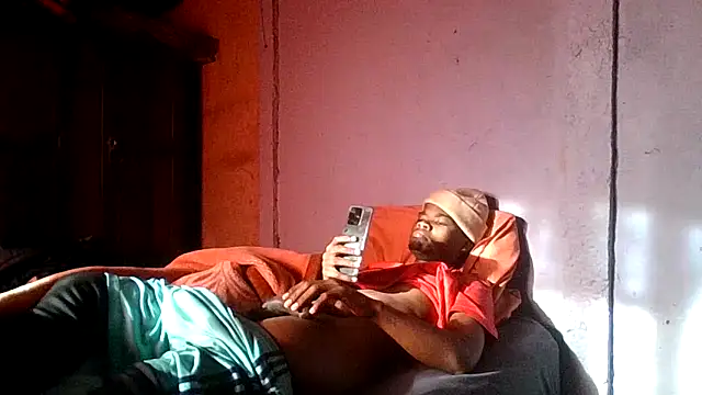 Snapshot of Nkazimulz chatting on June 11, 2026, 6:44 am Nkazimulz online show from June 11, 2026, 6:44 am