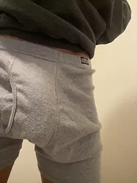 Mr BabyLeg online show from April 24, 2026, 8:28 am