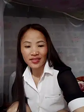  Lyly pussy  online show from May 9, 2026, 12:27 am