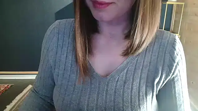 NicoleLove  online show from June 7, 2026, 2:16 am