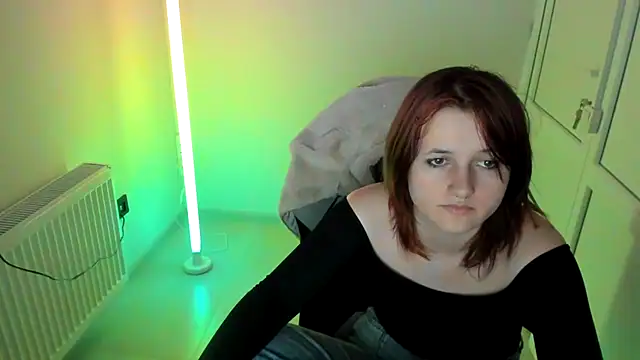 Snapshot of GoldenKiss chatting on May 10, 2026, 6:51 am GoldenKiss online show from May 10, 2026, 6:51 am