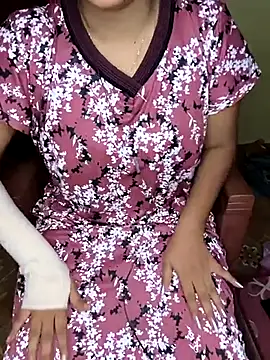 Tamilmoon006 online show from May 4, 2026, 12:01 pm