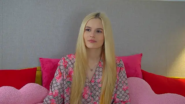 LeaLamour online show from May 18, 2026, 6:14 pm