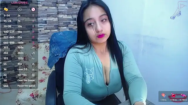 Snapshot of miaboobss chatting on July 13, 2026, 1:25 pm miaboobss online show from July 13, 2026, 1:25 pm