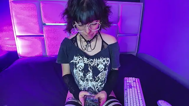 Snapshot of BadEmyXO chatting on July 11, 2026, 4:15 am BadEmyXO online show from July 11, 2026, 4:15 am