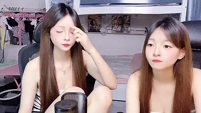 xiaoqiao-daqiao online show from April 15, 2026, 1:29 pm