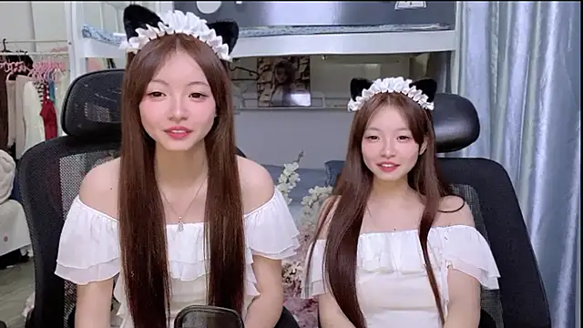 xiaoqiao-daqiao online show from May 16, 2026, 7:45 pm