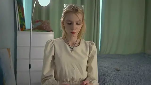 GildaThurgood online show from April 15, 2026, 4:08 am