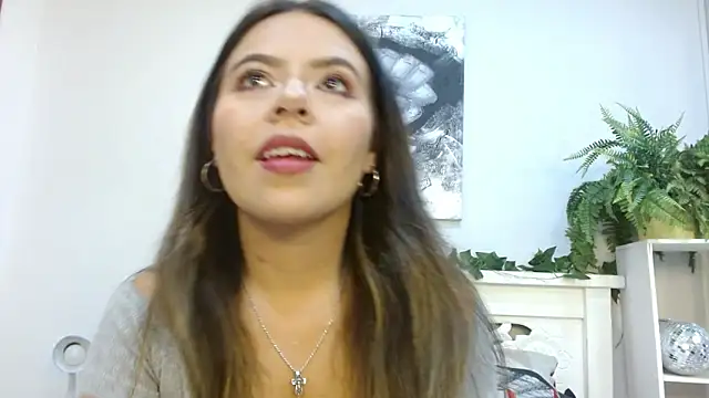 SalomeMartinez  online show from May 22, 2026, 3:39 pm