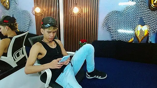 Snapshot of Skinny_cute_Alyer chatting on June 11, 2026, 2:11 am Skinny cute Alyer online show from June 11, 2026, 2:11 am