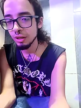 Snapshot of vortexxx24_ chatting on May 12, 2026, 8:17 pm vortexxx24 online show from May 12, 2026, 8:17 pm