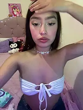 Miakittyyy online show from April 18, 2026, 1:09 am