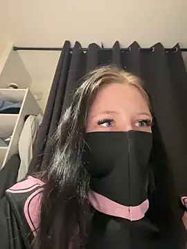 groslolo67 online show from April 13, 2026, 6:35 pm