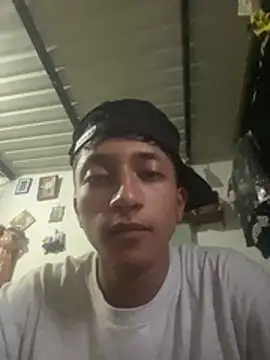 Snapshot of Aaron_Brink_ chatting on April 14, 2026, 10:05 pm Aaron Brink online show from April 14, 2026, 10:05 pm
