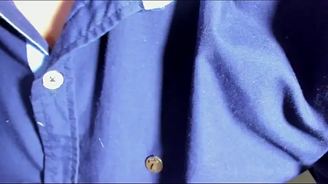 Im Axiel online show from April 19, 2026, 12:11 am