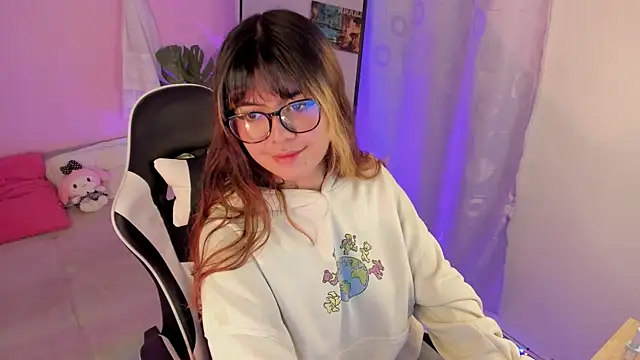 honey m00n online show from April 28, 2026, 6:46 pm