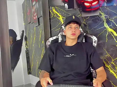 eithan boy  online show from April 19, 2026, 11:53 am