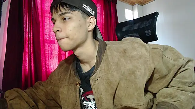 Snapshot of Marck-Pro chatting on June 4, 2026, 4:13 pm Marck-Pro online show from June 4, 2026, 4:13 pm
