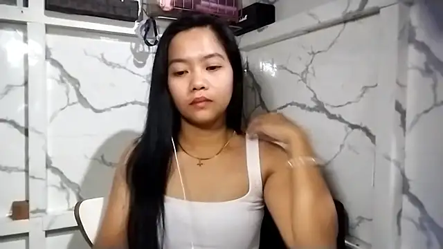 TammaraOlerud online show from April 13, 2026, 1:16 pm