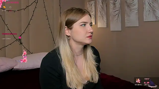 Liacandy  online show from April 14, 2026, 8:53 am