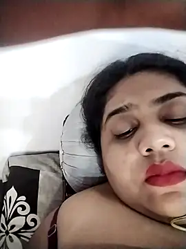 hotsilk21 online show from April 19, 2026, 6:32 pm