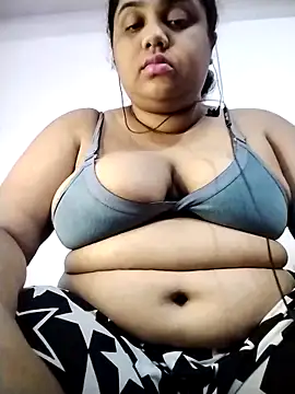 hotsilk21 online show from April 22, 2026, 5:47 pm