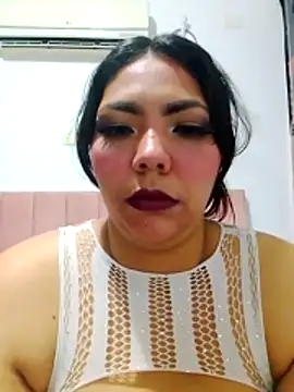 Izel  online show from June 5, 2026, 3:24 am