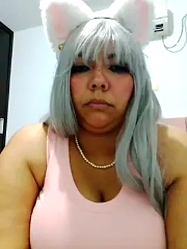 Snapshot of Izel_ chatting on June 21, 2026, 2:25 am Izel online show from June 21, 2026, 2:25 am