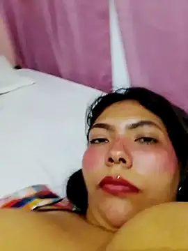 Snapshot of Izel_ chatting on July 2, 2026, 3:23 am Izel online show from July 2, 2026, 3:23 am